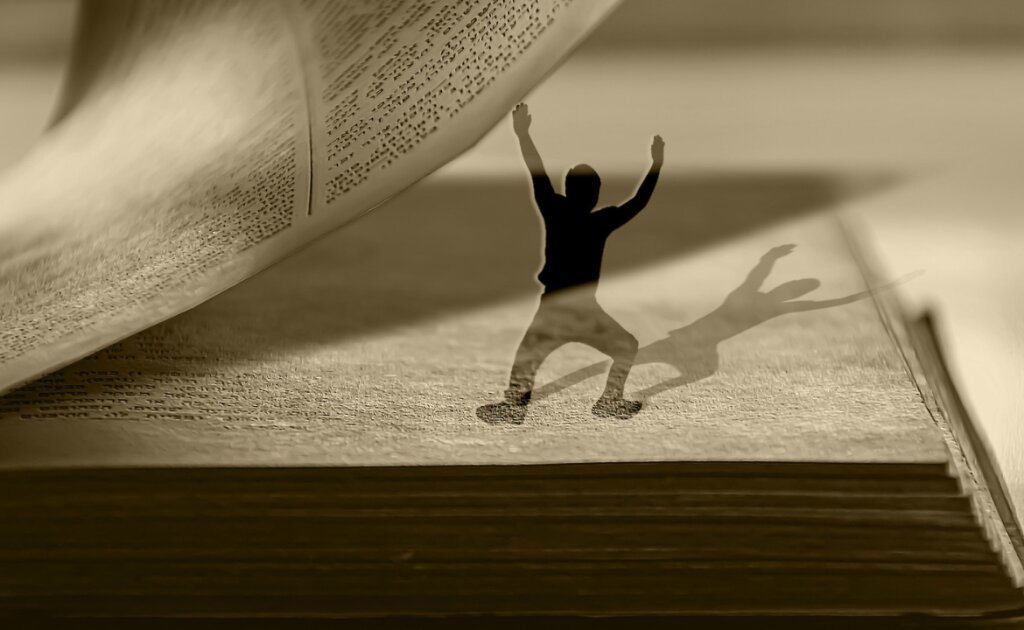 How to Stop Attracting Emotionally Unavailable Men - Femme Coach article featured image