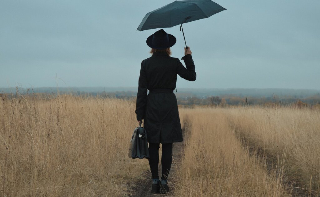 The Secret "Off" Switch to Stop Your Anxiety Now - Femme Coach article featured image