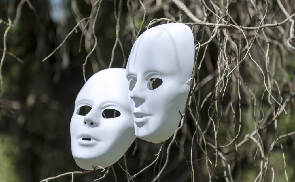 Align Yourself With Your Values to Live More Harmoniously - Femme Coach article featured image