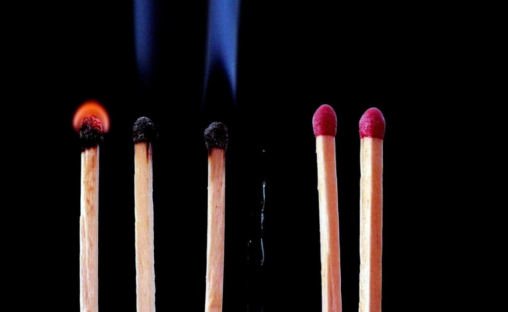 5 Steps to Recover After a Burnout and How to Avoid it from Happening Again - Femme Coach article featured image