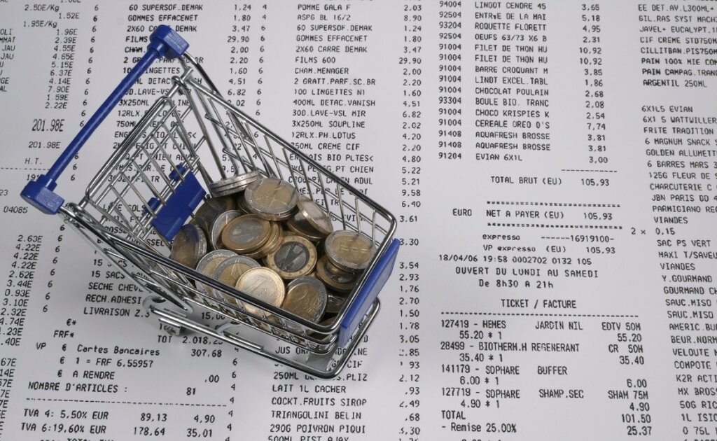 10 Things You Can Do NOW to Pay Off Your Debt - Femme Coach article featured image