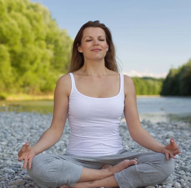 How to Prioritize Your Health and Wellbeing During the Holiday Season - Fhemistry article featured image