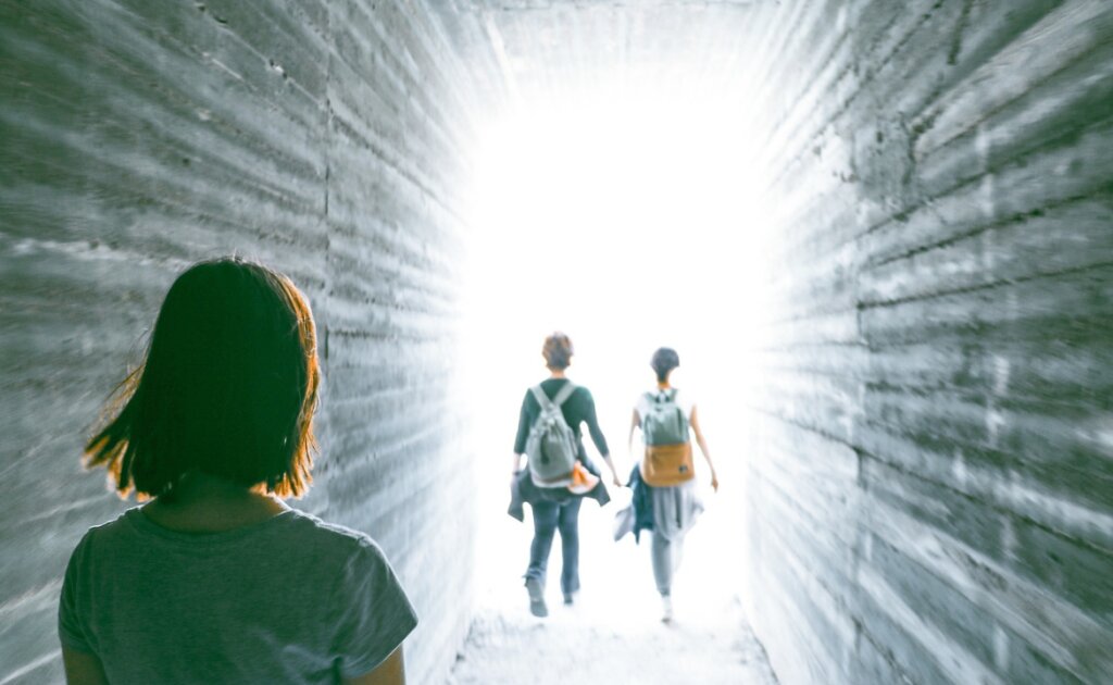 The Art of Manifesting: Your 2024 Guide - Femme Coach article featured image