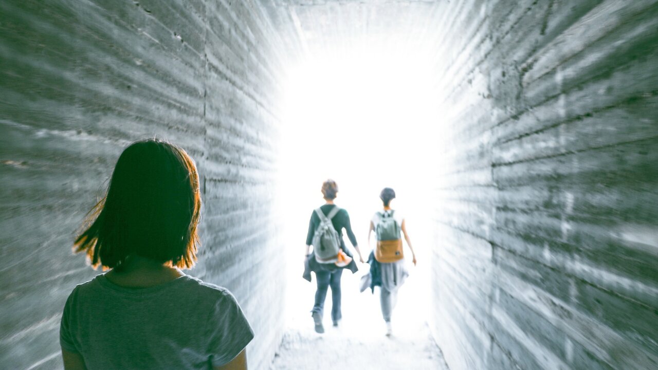 The Art of Manifesting: Your 2024 Guide - Femme Coach article featured image