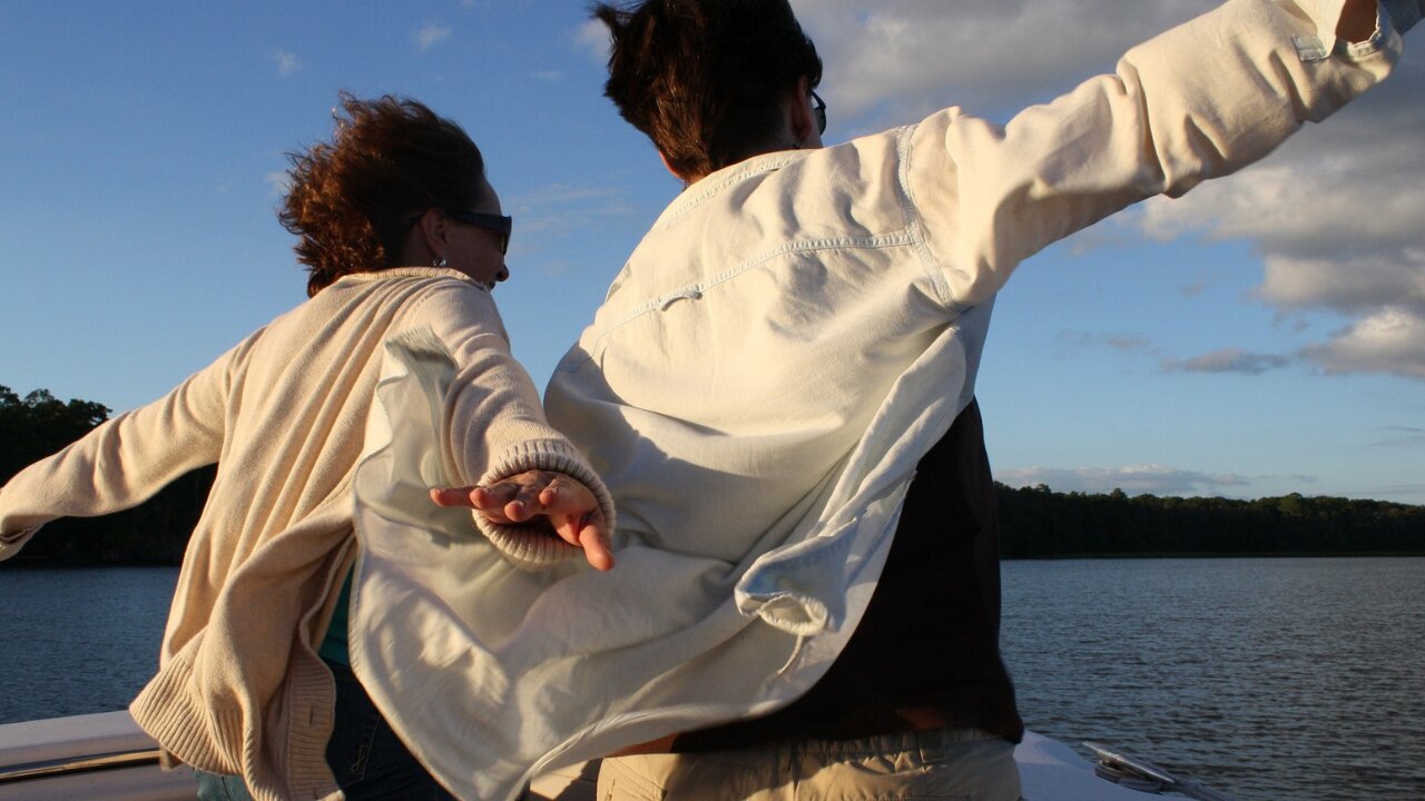 3 Ways to Develop Self-Confidence in a Relationship - Femme Coach article featured image