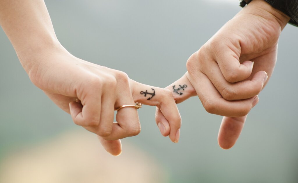 Can a Damaged Relationship Be Repaired? - Conscious Ways to Expand Your Relationship - Femme Coach article featured image