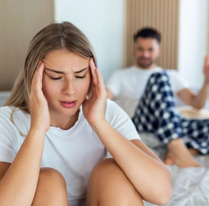 10 Signs You’re in An Unhealthy Relationship - Fhemistry article featured image