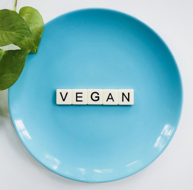 3 Legit Ways to Transition to a Plant-Based/Vegan Diet - Femme Coach article featured image