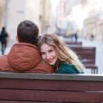 5 Ways to Exude More Confidence on a First Date - Femme Coach article featured image