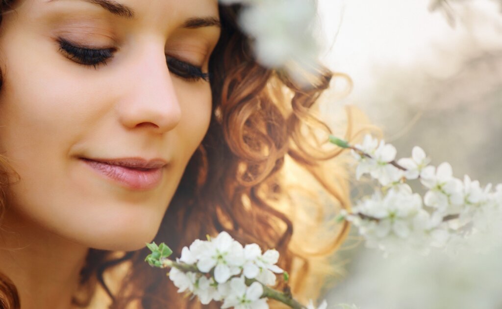 How Do I Know If He’s the Right Guy for Me? - Femme Coach article featured image