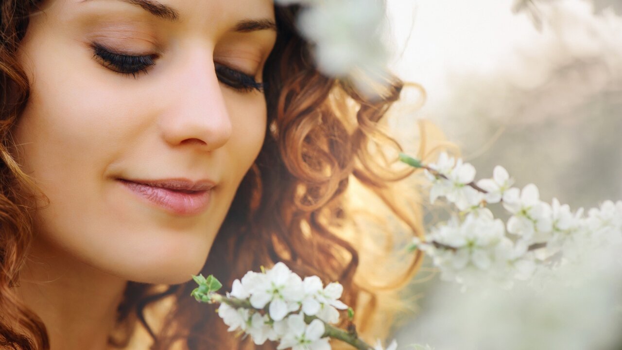 How Do I Know If He’s the Right Guy for Me? - Femme Coach article featured image