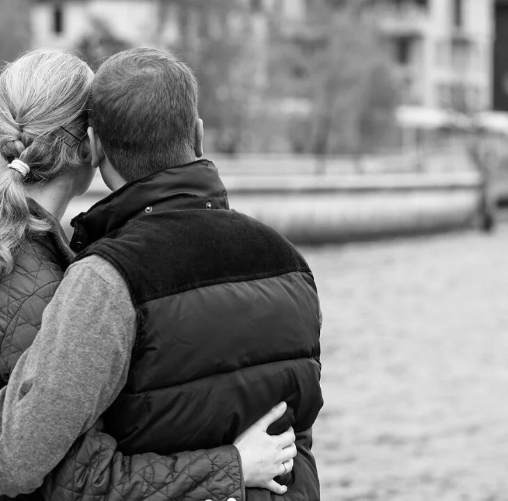 How to Feel Worthy of Love and a Romantic Relationship - Fhemistry article featured image