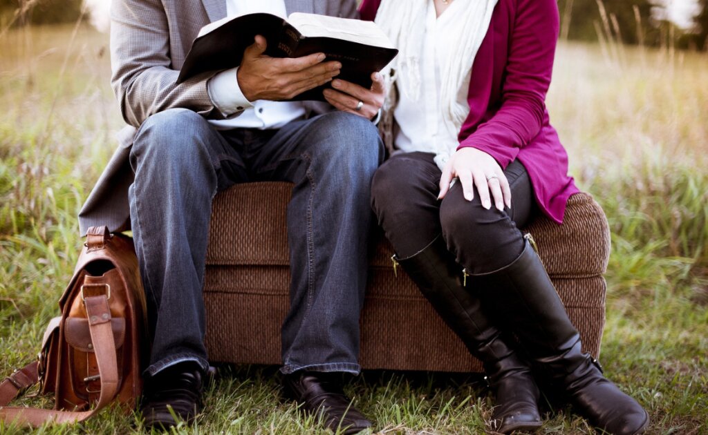 Why Good Relationships Fall Apart - Femme Coach article featured image